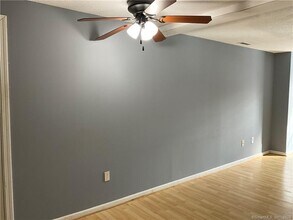 1 Russell St in Middletown, CT - Building Photo - Building Photo