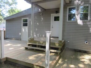 307 W Columbia Ave, Unit 101 in Champaign, IL - Building Photo - Building Photo