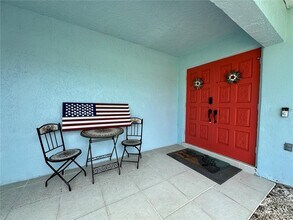 6813 13th Ave Dr W in Bradenton, FL - Building Photo - Building Photo