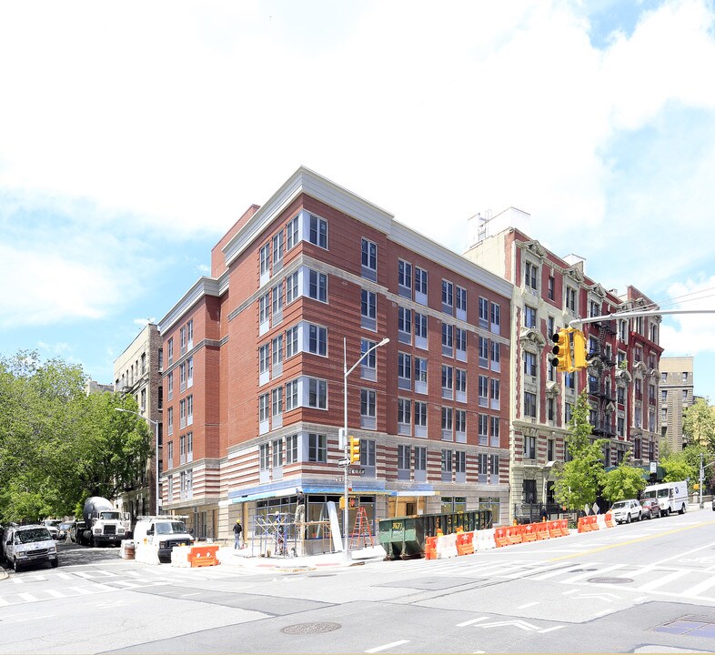847 St. Nicholas Ave in New York, NY - Building Photo