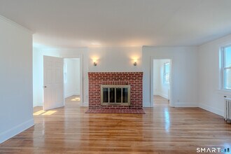 2 Maplewood Terrace in Norwalk, CT - Building Photo - Building Photo