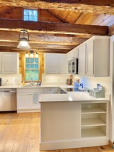 867 Quaker St in Henniker, NH - Building Photo - Building Photo