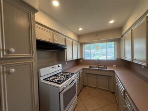 4138 Donna Lynn Dr in Houston, TX - Building Photo - Building Photo