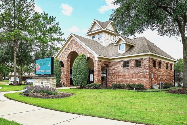 2702 Orchard Creek Ln