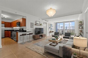 401 69th St in Miami, FL - Building Photo