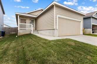 10007 Kersey Ml in San Antonio, TX - Building Photo - Building Photo