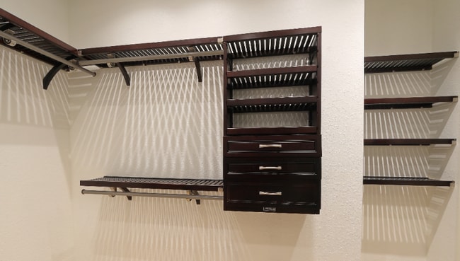 407 SW Walking Path in Stuart, FL - Foto de edificio - Building Photo