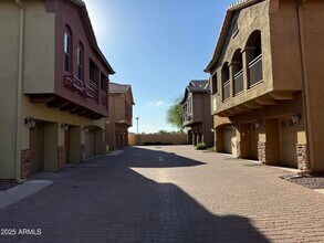 2150 E Bell Rd in Phoenix, AZ - Building Photo - Building Photo