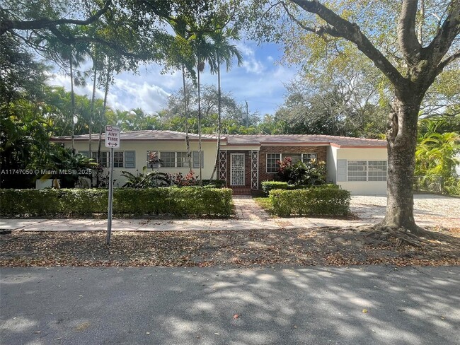 828 Lorca St in Coral Gables, FL - Building Photo - Building Photo
