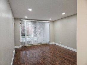 8715 Ridge St in River Grove, IL - Foto de edificio - Building Photo