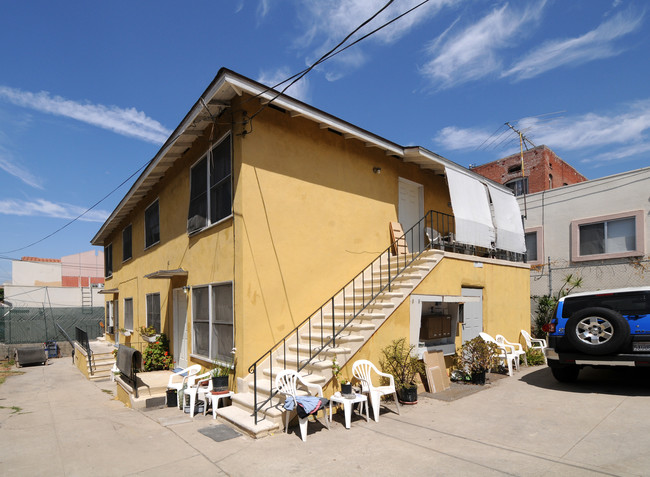1243-1245 1/2 New Hampshi in Los Angeles, CA - Foto de edificio - Building Photo