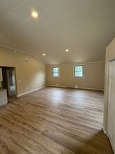 1100 Valley Club Rd in Irwin, PA - Building Photo - Building Photo