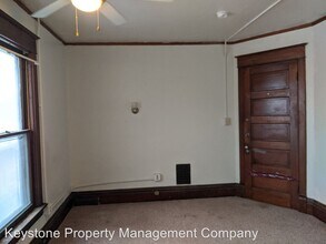 320 E Davenport St in Iowa City, IA - Building Photo - Building Photo