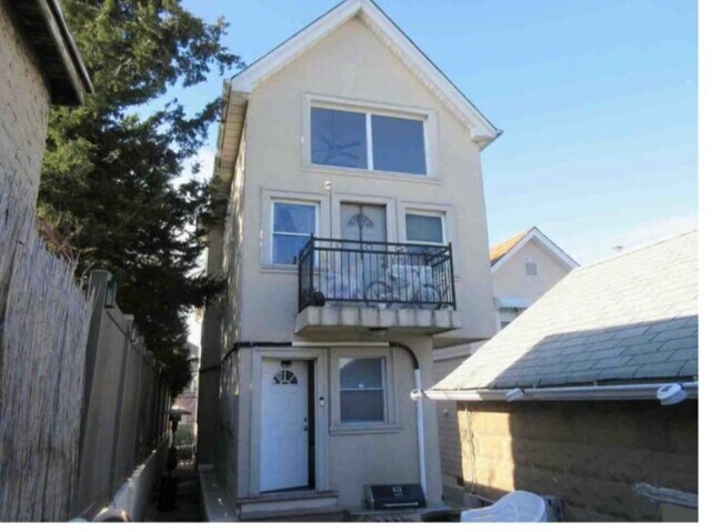 2141 71st St in East Elmhurst, NY - Building Photo - Building Photo