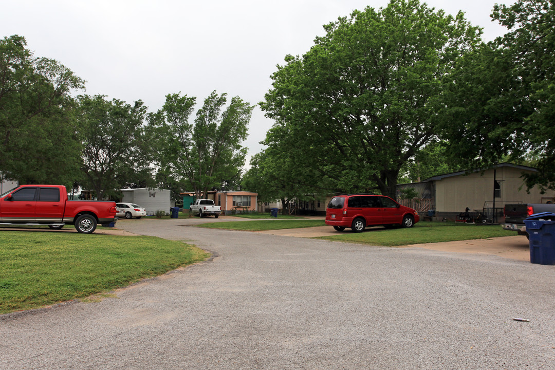 Adkins Hill Mobile Home Village in Norman, OK - Building Photo