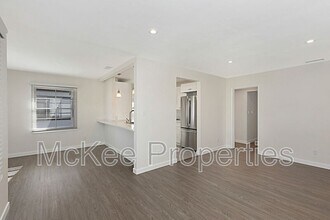 420 Pomona Ave in Coronado, CA - Building Photo - Building Photo
