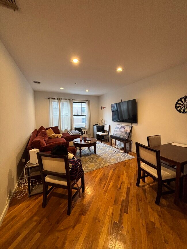 112 Clinton St in Hoboken, NJ - Building Photo - Building Photo