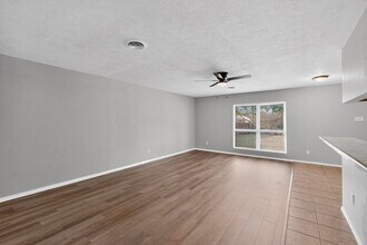 6805 Newcastle Pl in North Richland Hills, TX - Foto de edificio - Building Photo