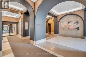 30 Inn On The Pk Dr in Toronto, ON - Building Photo - Building Photo