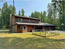 2664 Newby Rd in North Pole, AK - Building Photo