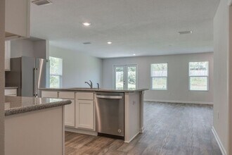 5719 Guinevere Ln in Milton, FL - Building Photo - Building Photo