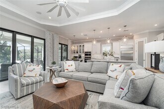 9536 Montelanico Loop in Naples, FL - Foto de edificio - Building Photo