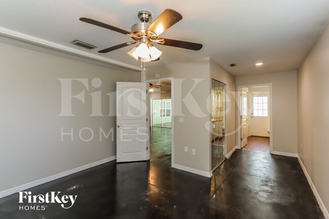 1411 Banbury Loop N in Lakeland, FL - Building Photo - Building Photo