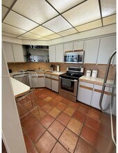 1408 Brickell Bay Dr, Unit 105 in Miami, FL - Foto de edificio - Building Photo