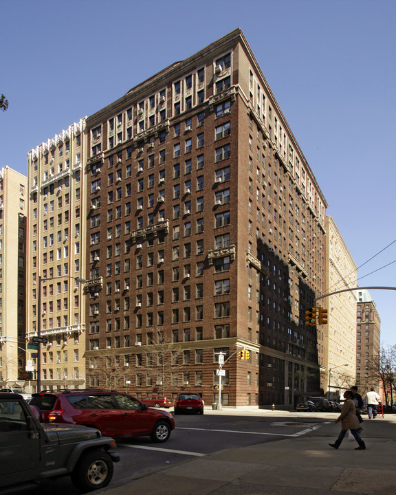 900 West End Ave in New York, NY - Foto de edificio