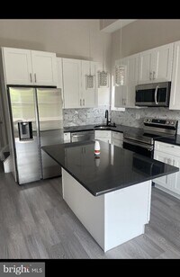 1826 Ridge Ave photo'