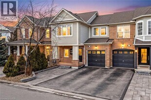 1617 Cartwright Crescent in Milton, ON - Building Photo