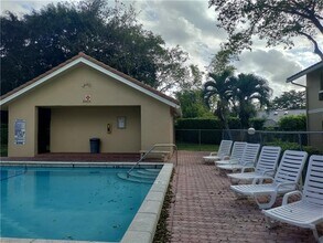8440 Shadow Ct in Coral Springs, FL - Building Photo - Building Photo