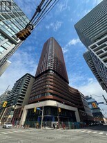 180 Front St E in Toronto, ON - Building Photo