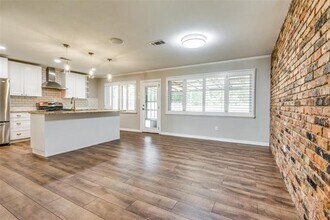 1600 West Shore Dr in Richardson, TX - Building Photo - Building Photo