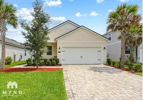 39 Creekmore Dr in St. Augustine, FL - Building Photo