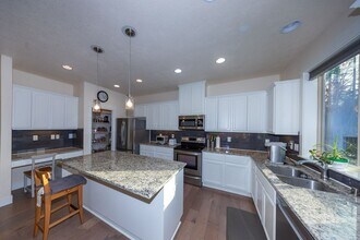 3205 NE Tillicum Cir in Camas, WA - Building Photo - Building Photo