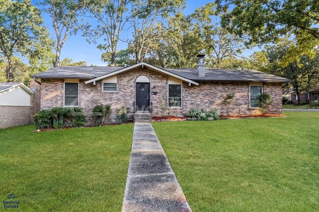 property at 14 Woodmere Pl