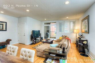 693 N Peoria St-Unit -1N in Chicago, IL - Building Photo - Building Photo