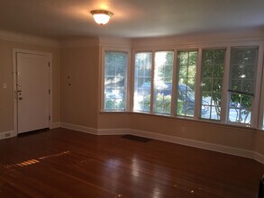 2420 NE 15th Ave, Unit 4 in Portland, OR - Building Photo - Building Photo