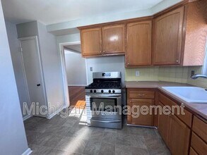 2714 Glenview Ave in Royal Oak, MI - Building Photo - Building Photo