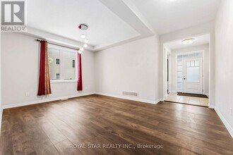 284 Ponderosa St in Ottawa, ON - Building Photo - Building Photo