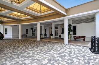 701 Brickell Key Blvd in Miami, FL - Building Photo - Building Photo