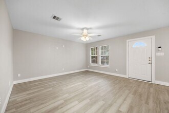 6710 Mcwilliams Dr in Houston, TX - Foto de edificio - Building Photo