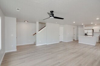 12521 W Victory Rd in Boise, ID - Building Photo - Building Photo
