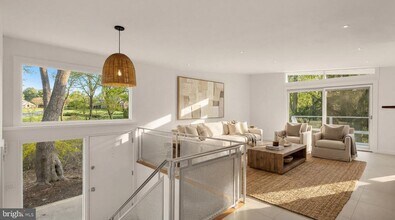 10903 Beach Mill Rd in Great Falls, VA - Building Photo - Building Photo