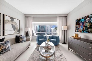 1435 Brickell Ave, Unit 3410 in Miami, FL - Building Photo