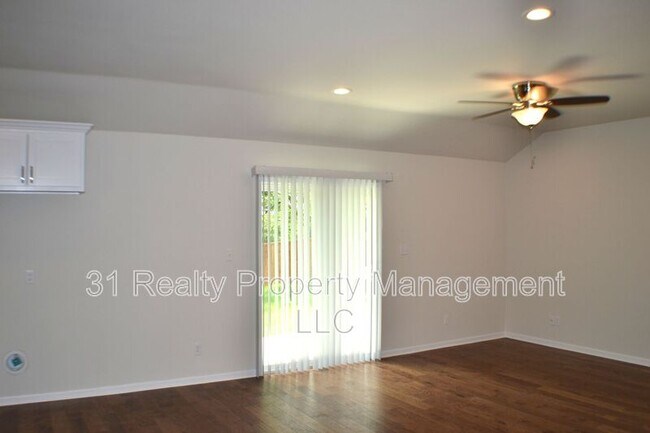 3424 Brookstone Dr in Sherman, TX - Foto de edificio - Building Photo