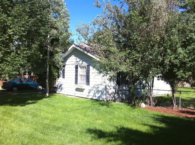 property at 2904 S Birch St