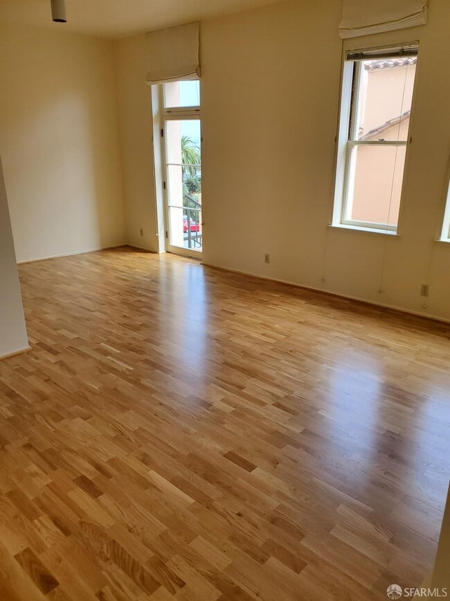 355 Buena Vista Ave E in San Francisco, CA - Building Photo - Building Photo