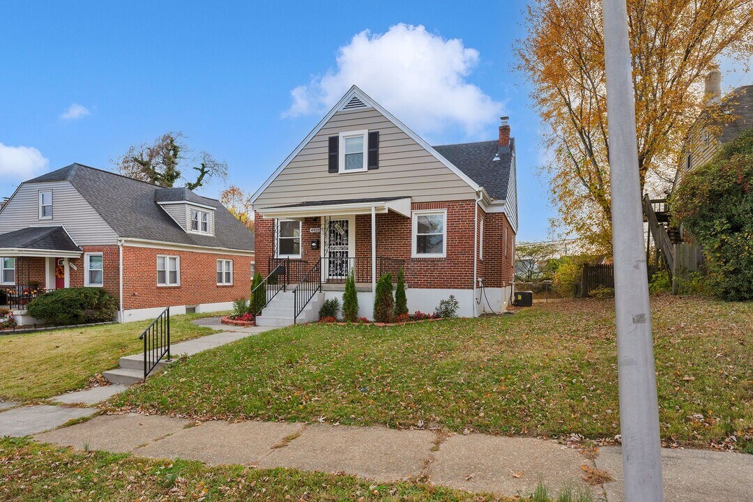 4923 Lasalle Ave in Baltimore, MD - Building Photo